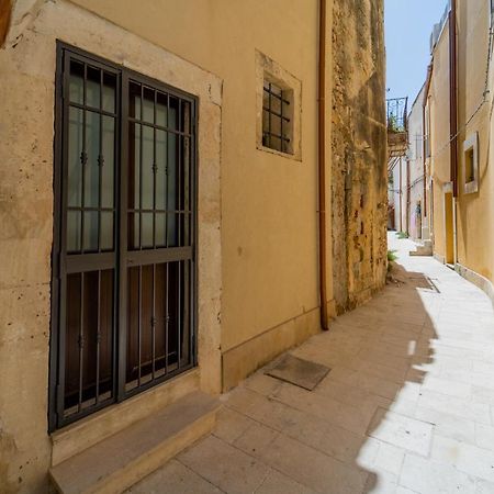 Casa Borbonica Cozy Apartment In Ortigia Ground Floor Syrakusa Exteriör bild